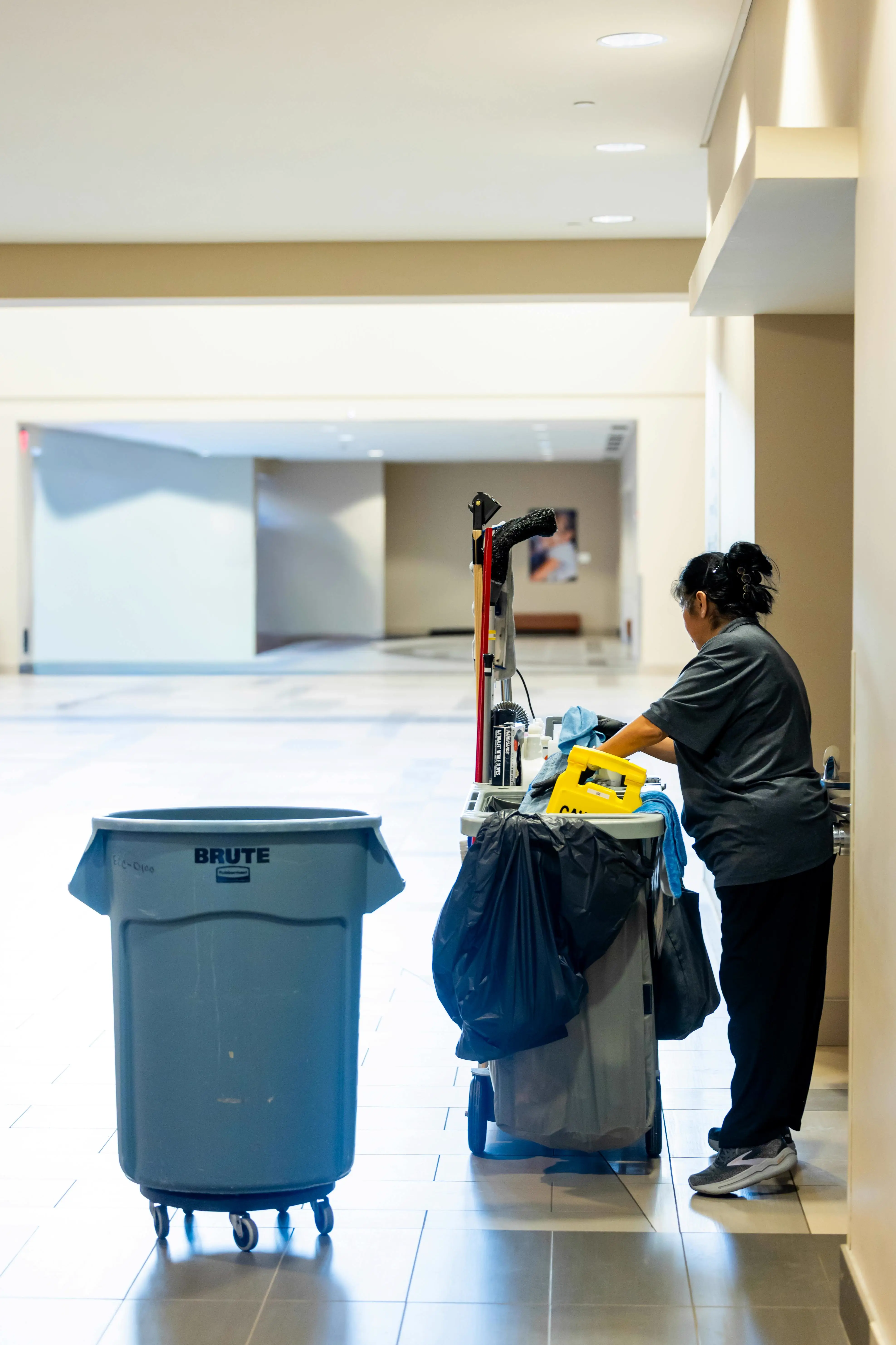 Office maintenance cleaning